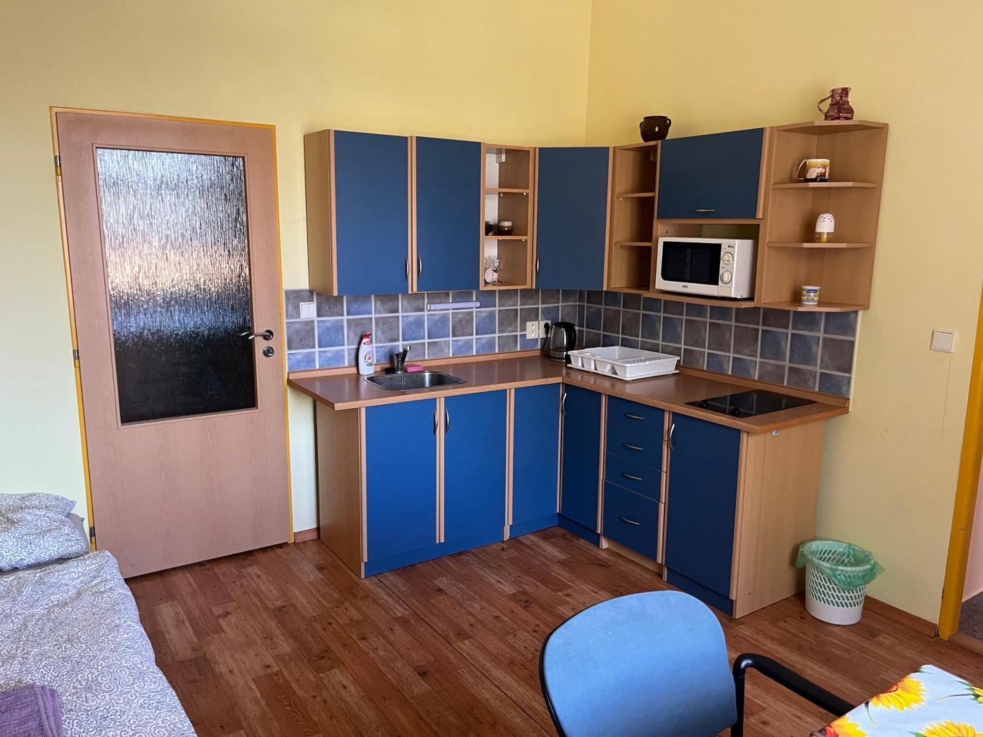 Apartmanovy Dum Obecna Skola Svetlik Exterior foto
